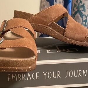 Dansko Tan Sandals Comfortable Casual Design